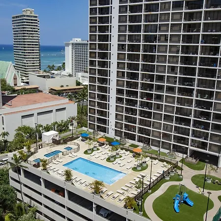 Aston At The Waikiki Banyan-3